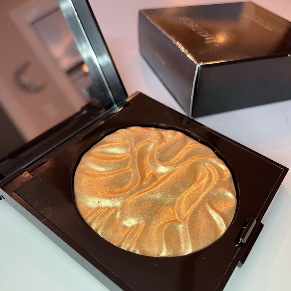 Laura Mercier Face Illuminator